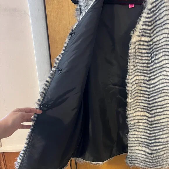 Betsey Johnson Zebra Print Faux Fur Sleeveless Vest w/ Tie Waist & Pockets Large - Picture 5 of 7